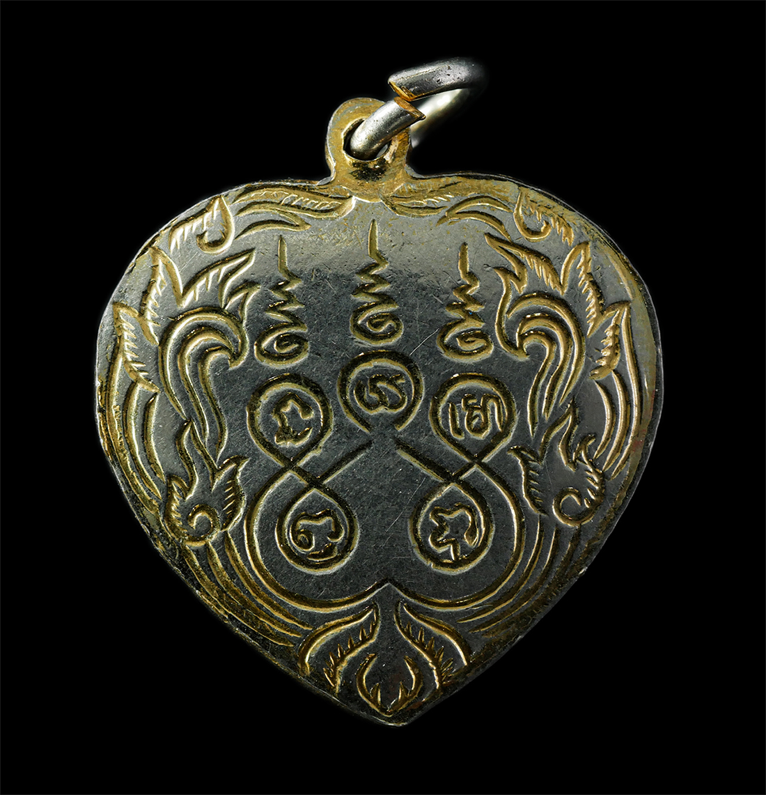 9Sep25 (192)p.jpg - ล็อกเก็ตรูปหัวใจ หลวงพ่อวิเชียร(พระครูสมุทรวชิรสาร) วัดรวก อ.พระประแดง จ.สมุทรปราการ พระเก่าสวย สร้างน้อยหายาก น่าเก็บสะสมบูชา | https://kamulet.in.th